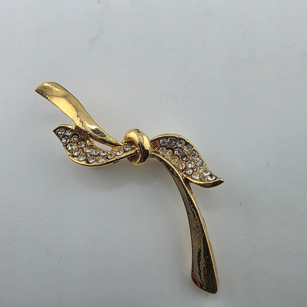 vtg Gold Tone Ribbon Brooch Pin with Rhinestone Embellishments Jewelry